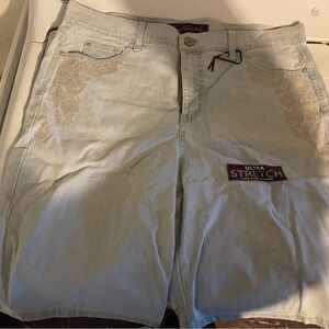 Gloria Vanderbilt Light Blue Jean Shorts